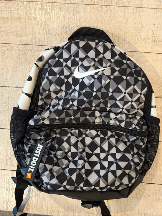 Nike Other - Nike Black & Gray Geometric Mini Backpack